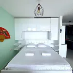 Picco Luxury Apartment, Bougainville Bay 아파트 Sarandë