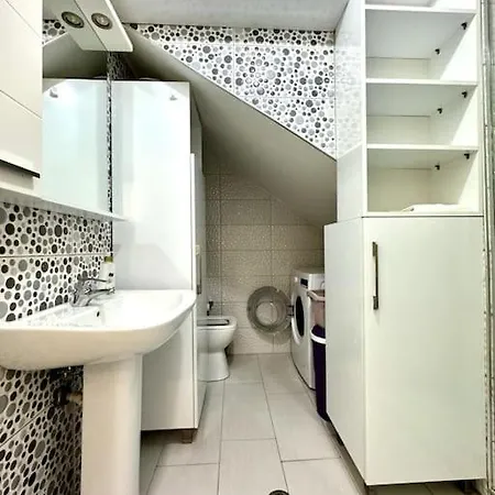 Picco Luxury Apartment, Bougainville Bay דירה